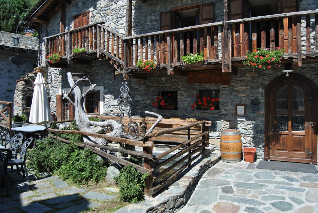 Casa Vacanza La Rocca Chiesa in Valmalenco Exterior foto